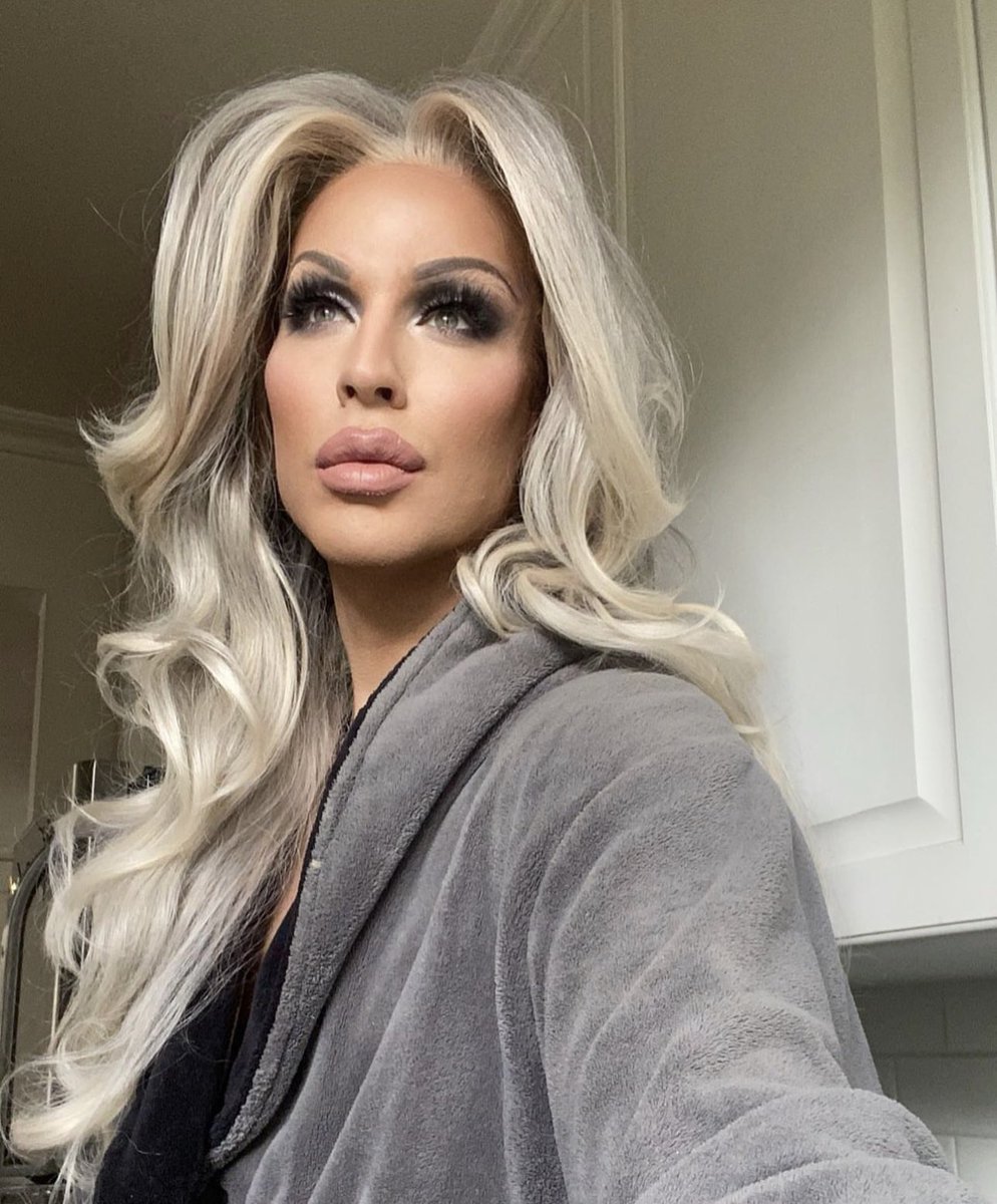 cee6039's tweet photo. @Bhytes1 is just out here looking better than she did in 2019. Aging backwards some real #Benjaminbutton shit. Good for you Brooke Lynn, Good for you!! 💀 #brookelynnhytes https://t.co/OJjDXR5Rzh
