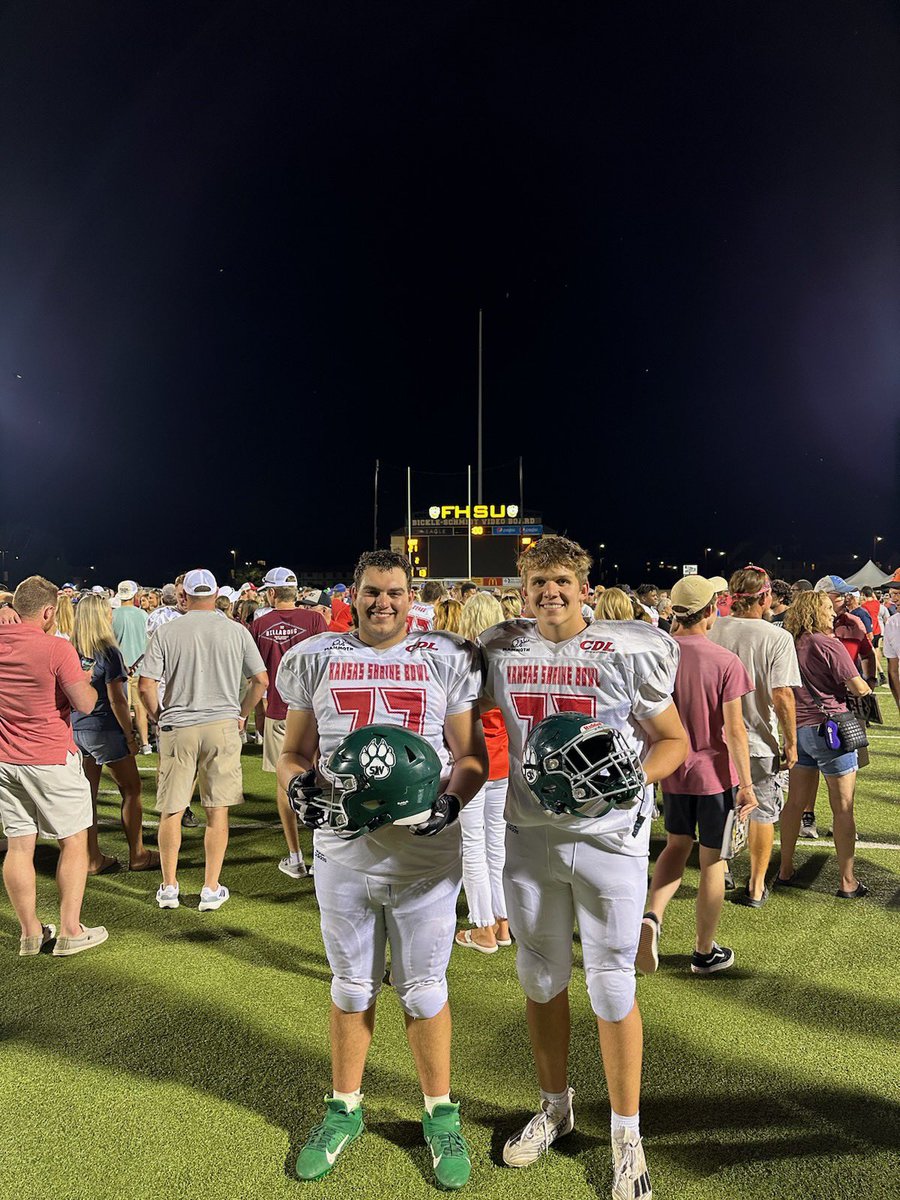 These 2 got to experience an opportunity of a lifetime in the KS Shrine Bowl last night. Congrats <a href="/BrettSawaya/">Brett Sawaya</a>, <a href="/77_Tippo/">Thomas Ippolito</a>, <a href="/bvsw_wolfpack/">Blue Valley Southwest Football</a>