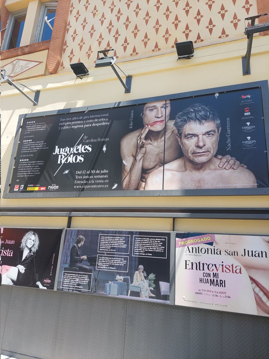 #JuguetesRotos <a href="/TeatroPavon/">Teatro Pavón</a> con #NachoGuerreros <a href="/NachoGuerreroCF/">NachoGuerrerosCF</a> Una pieza imprescindible en estos momentos de retroceso. Necesaria para el público joven para ver la situación de los derechos #LGBT en tiempos franquistas... Muy recomendable.