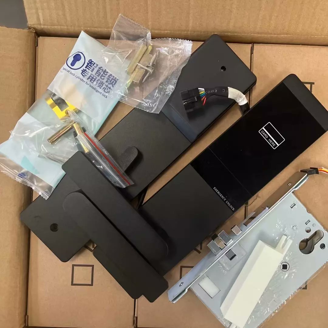 zimlocks's tweet photo. Our hotel card lock key system are top notch, beautifully design and durable.  WhatsApp or call 09099923134.
#hoteldesing #luxuryhotelkeycard #luxuryhomes #luxuryhotel #keycard #smarthotellock #zimlock #naijavendor #hotelowners #hotelproject https://t.co/YN2a55ZdVR