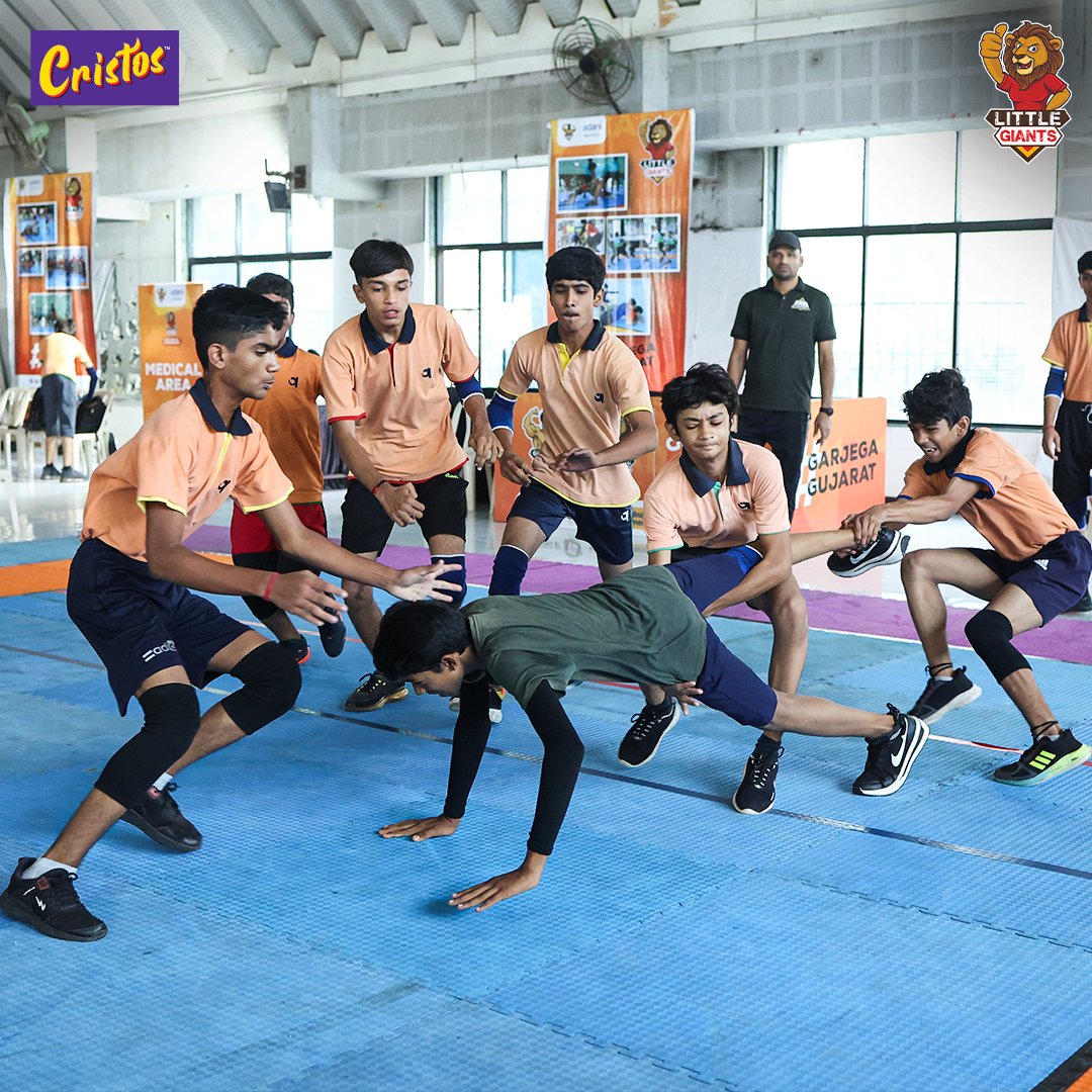 GujaratGiants's tweet image. Raids ✅
Tackles ✅
Thrilling action ✅

Action shots as crisp as #Cristos! 📸

#GarjegaGujarat #Adani #GujaratGiants #Kabaddi #LittleGiants