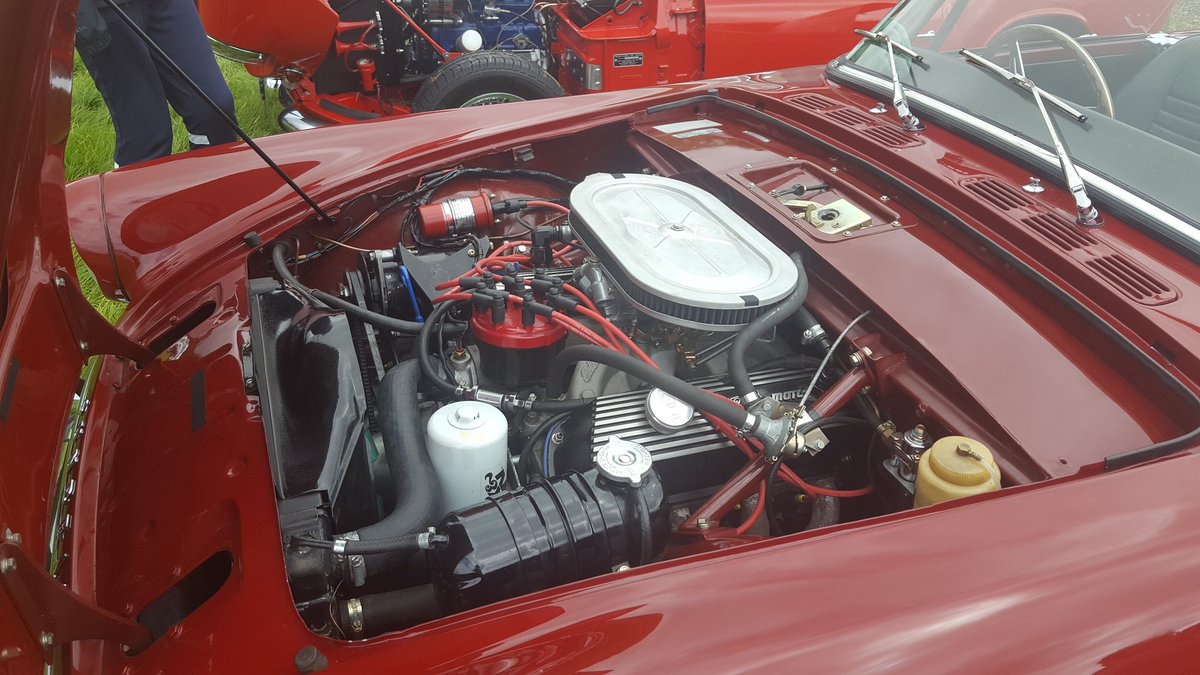 Vaz21214's tweet image. The car is the star.