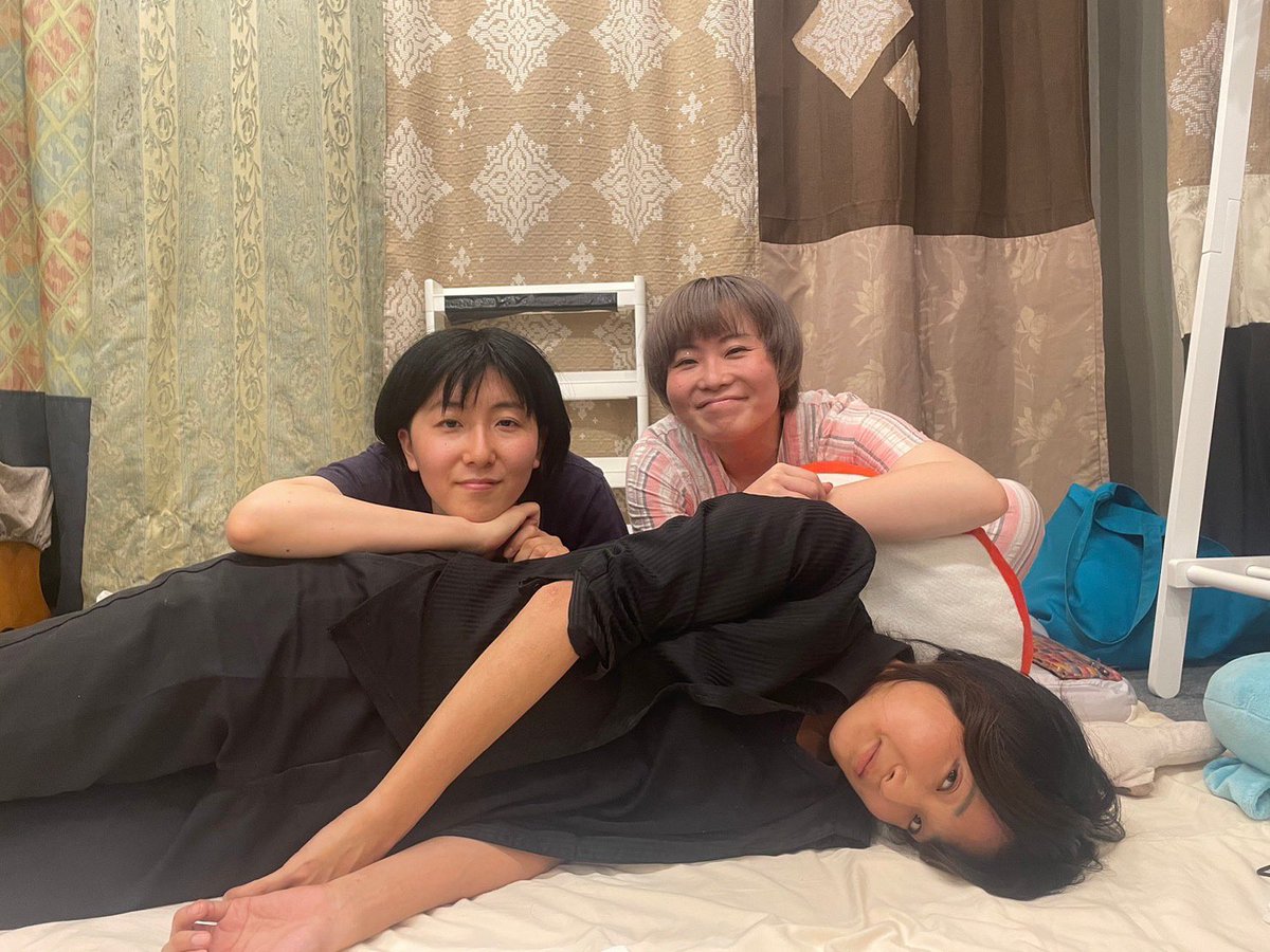 maki_engeki's tweet photo. #お手合わせ 全ステージ終演しました✨
冠婚葬祭4つの物語
それぞれの魅力があって
そして4つの物語の中で少しずつ変化や成長を遂げていくでみはるのキャラがとても素敵でした！！

皆々様お疲れ様！
そして皆々様ご来場誠にありがとうございました😊

音響照明楽しかった！ https://t.co/f3SDH9lHX6