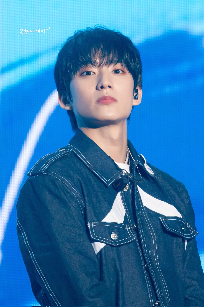 b4essay's tweet photo. 230716

오늘도 미모 찢었다 ❤️

#공찬 #gongchan #B1A4 @B1A4_gongchan
#RBW #콘서트 https://t.co/YpwnWAKnDA