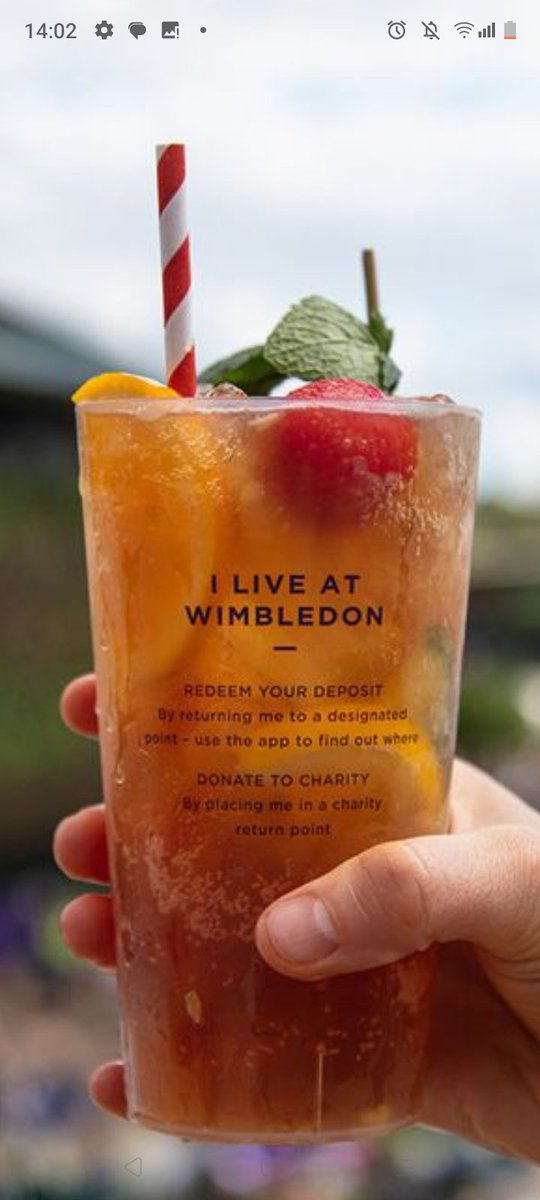 Wimbledon. Los españoles, por fin tenemos un tenista de verdad, de los que te levanta de la silla. Vamos a por ellos <a href="/carlosalcaraz/">Carlos Alcaraz</a>. Por Blas de Lezo, que ya lo dijo en su día, "un buen Español, mea siempre mirando hacia Inglaterra".