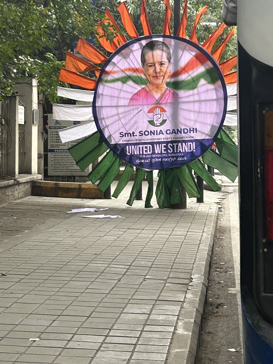 Reality of #BrandBengaluru can be seen with this picture today in MG ROAD. 

citizens pathway is blocked by dirty corrupt politicians cut outs. 

<a href="/DgpKarnataka/">DGP KARNATAKA</a> - sir please take action against <a href="/INCKarnataka/">Karnataka Congress</a> for destroying cities landscape.

<a href="/tv9kannada/">TV9 Kannada</a> <a href="/AsianetNewsSN/">Asianet Suvarna News</a> <a href="/TimesNow/">TIMES NOW</a>