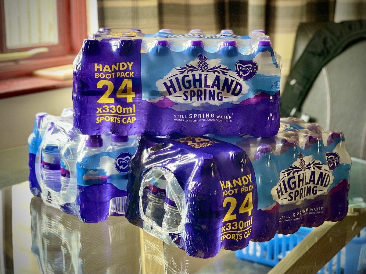 WindyWilson88's tweet photo. Filtered naturally through the hills at a pace nature can set - Stop. Sip. Reset. Be your natural self  

#highlandspring #charity #charityrunner #hydrationteam #stayhydrated #recycleme #healthylifestyle #refreshme #refreshing https://t.co/kiYaLxs8MB