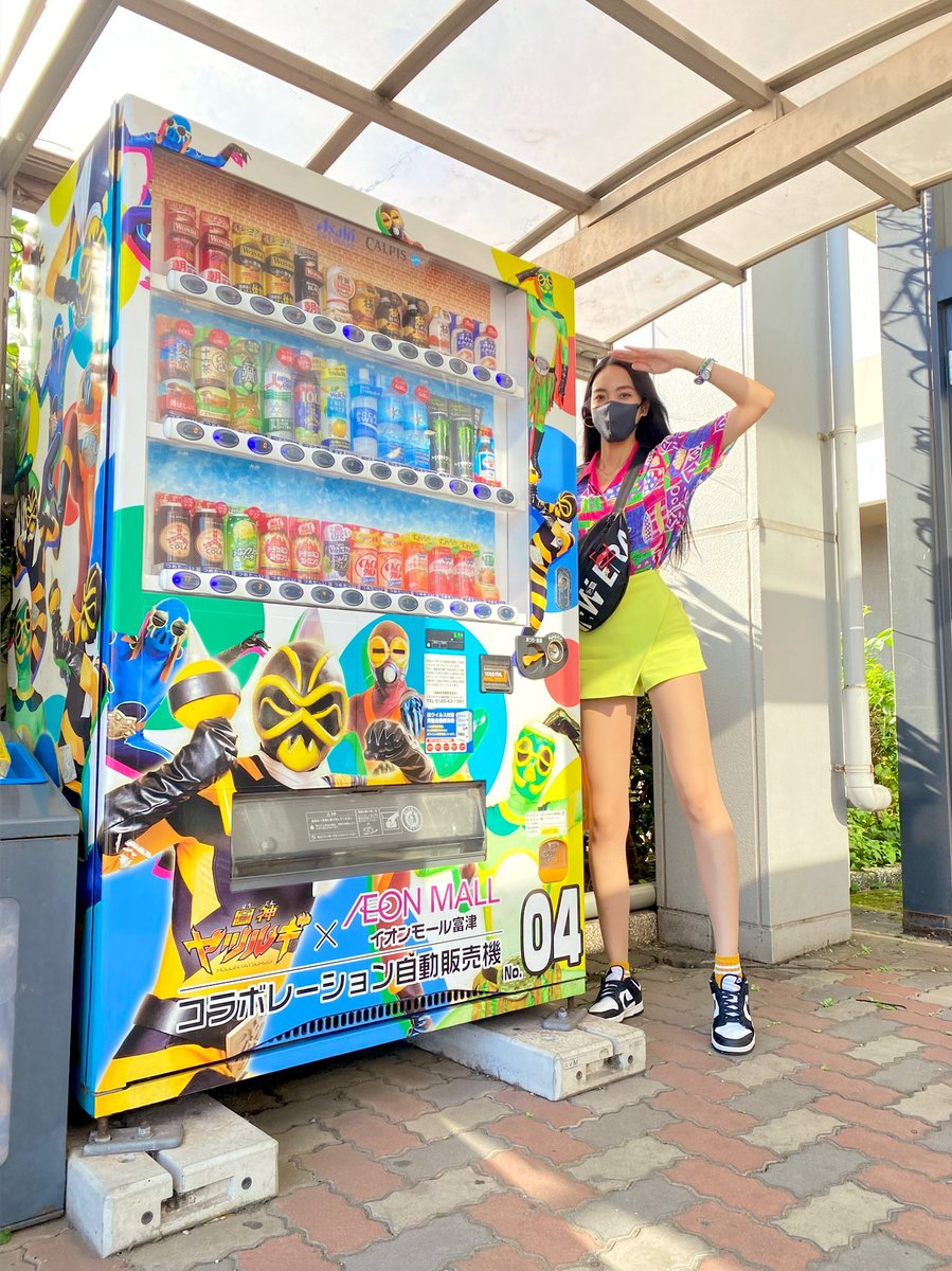 自販機（本体）と同じ大きさの人（183cm）