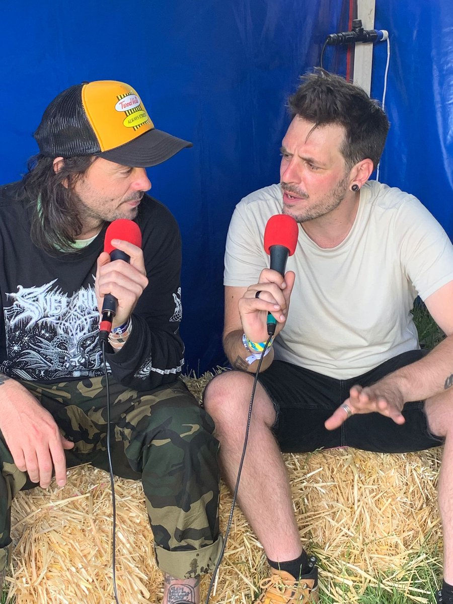 🎙🎙1st INTERVIEW OF THE SHOW🎙🎙 Dann gets to sit on a Hay Bail whilst at @2000trees_festival with Liam of @cancerbats Ask Alexa to play 'Rock Rage Radio' or Download the App from your regular store. Join us on air NOW . . . #teammjrs #thesamaritans116123 #rockrageradio #radio