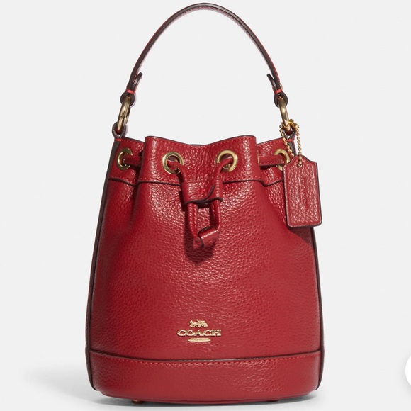 Tiffany05192883's tweet photo. So good I had to share! Check out all the items I'm loving on @Poshmarkapp from @17_deirdre #poshmark #fashion #style #shopmycloset #coach #juicycouture: https://t.co/8vITMDG3Q2 https://t.co/MPDA5IWzyo