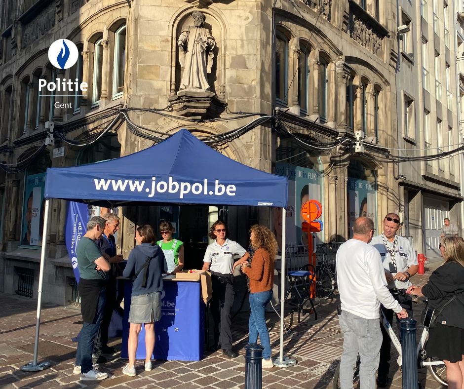 GentseFlikken's tweet photo. Interesse in een job bij de Gentse politie? Kom dan zeker eens langs voor info bij onze rekruteringsstand aan het Commissariaat Gent Centrum (Belfortstraat) - elke dag van 15u tot 21u. #Start2Flik #GF23 https://t.co/jzwS9DyH8d