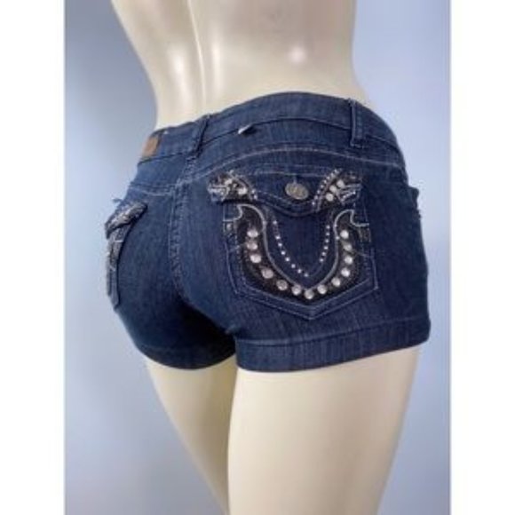 So good I had to share! Check out all the items I'm loving on <a href="/Poshmarkapp/">Poshmark</a> from <a href="/DEEPLYDONNAB/">KIDDIEHYPELUXURYSPA</a> @AprilMelita #poshmark #fashion #style #shopmycloset #refuge #capezio: posh.mk/d2kPBUCRtBb