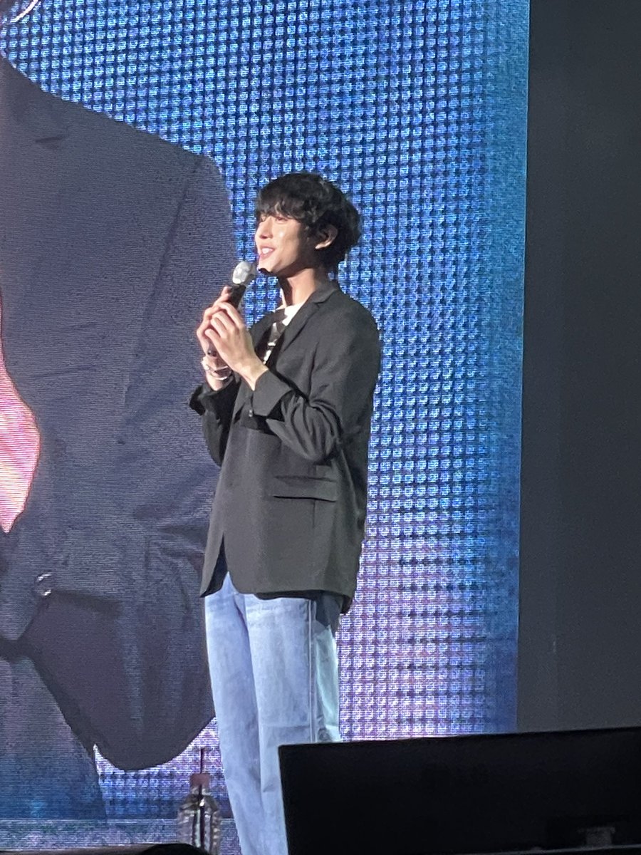 Hyoseop announced his fandom’s name to be 풀짝 (Paul’s friends) #AhnHyoSeop #hereandnow