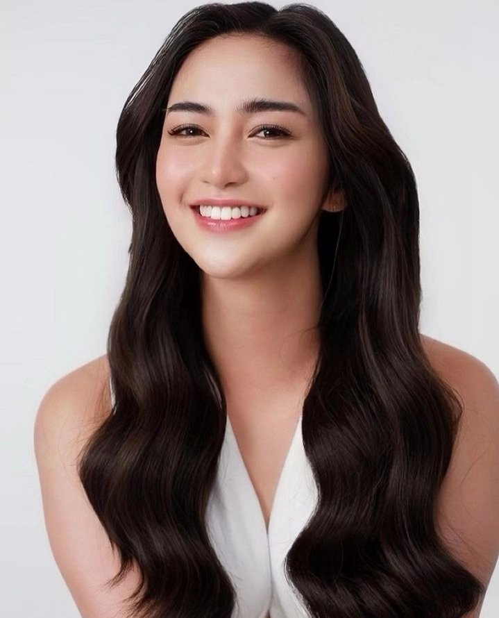 New face of T🌸kyo White!

Beauty/Photo: aronguevara
Hair:#hairbrixbatalla using dysonhair t3micro iconicstarhair denmanph tresemmeph got2b

📷:brixbatalla IG Post
🔗:instagram.com/reel/CuwYTcisC…

#CharlieDizon #TokyoWhiteMagic