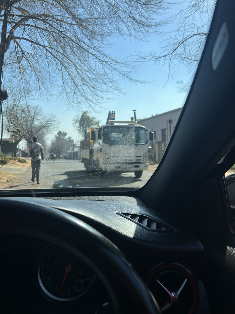 thatf1kat's tweet photo. @CityPowerJhb no power since Thursday

You sent out a truck they opened a substation then left

CPWEB3925386 https://t.co/HdO3q5Ci6b