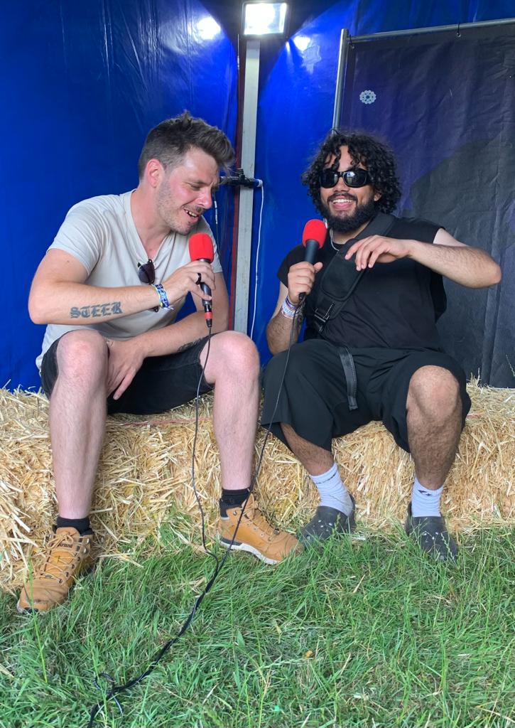 🎙🎙MIDDLE INTERVIEW OF THE SHOW🎙🎙 Rising stars Love Is Noise. caught up with Dann last week at 2000 Trees Festival Ask Alexa to play 'Rock Rage Radio' or Download the App from your regular store. Join us on air NOW . . . #teammjrs #thesamaritans116123 #rockrageradio #radio