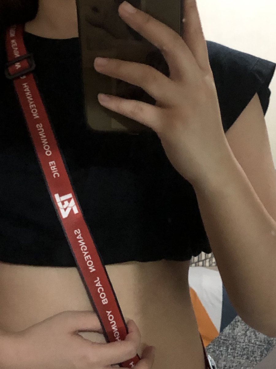 bassawadee's tweet image. I’m so inlove with my lightstick strap 😍😍😍

You can get yours here 👇🏻
shopee.ph/ganjimerchph

#TBZ #TheBoyz #concertmerch