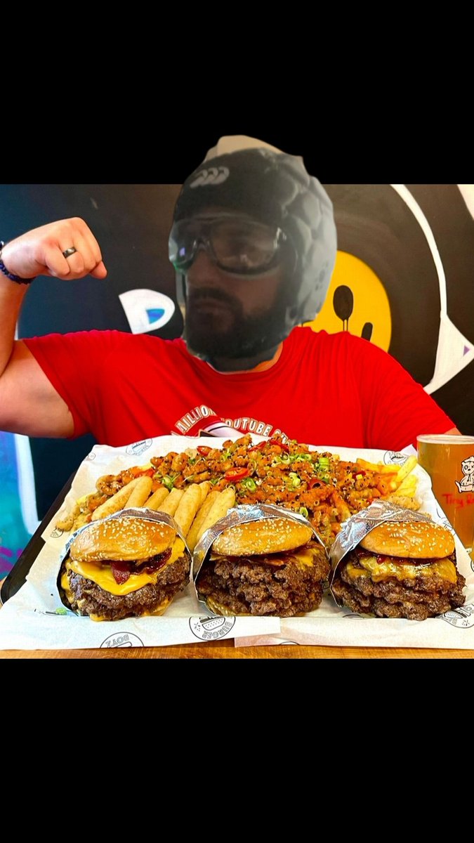 rubberhaa's tweet photo. Smashing them proteins and carbs for a big season on the wing ahead. #BurgerBoyz #Haa https://t.co/POHyms1MOt