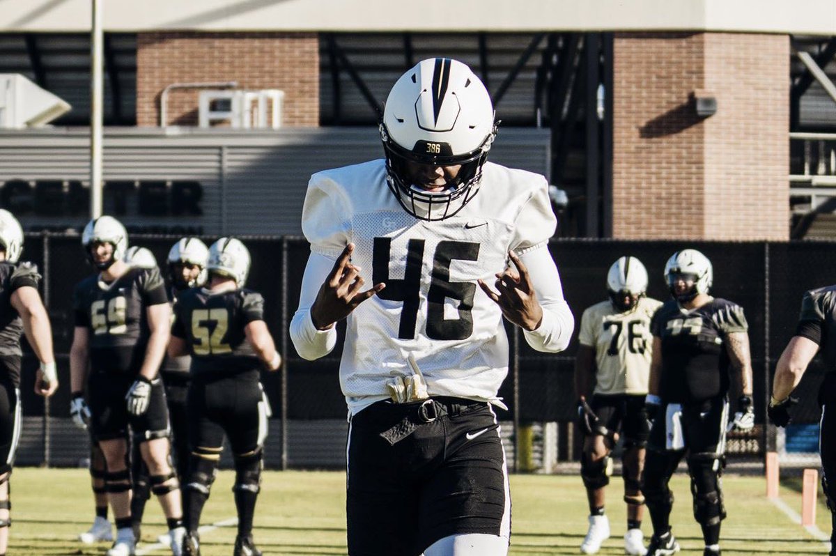 SSN_UCF's tweet photo. 46 Nick Antoine (@nick_antoine3) days until the UCF Opener:

- 6’4” 190lb Redshirt Freshman DB
- Yes, I said 6’4” DB
- Walk-on from Daytona Beach Mainland HS
- Good 🏀 player &amp; state level high-jumper in HS 👟 
- Had a +4.4 GPA at Mainland https://t.co/YNzRYAUTu0
