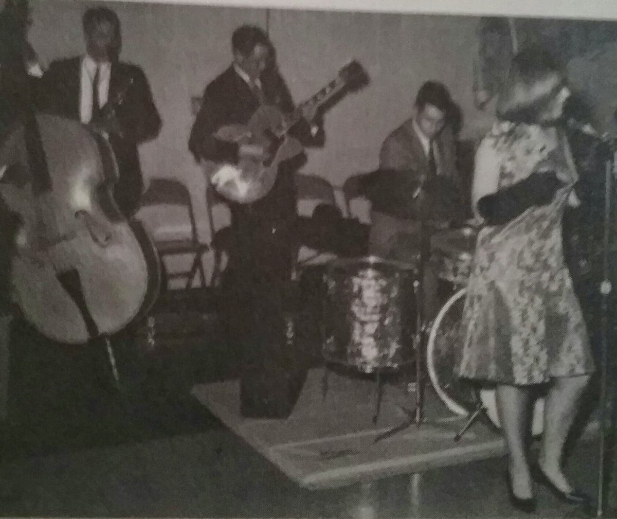 ShaunMurphyBand's tweet image. Holy cow, I think I’m 14? here… lol 🎤🎹🎼#singer #career #startingout #femalesinger shaunmurphyband.com