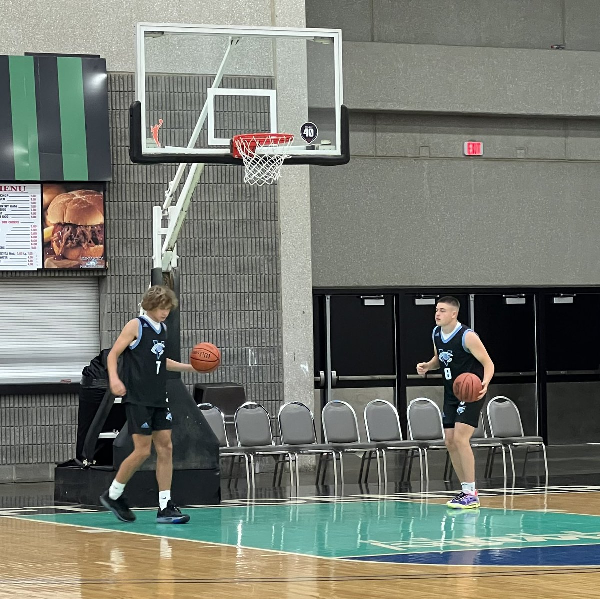 KevinMc75511121's tweet photo. Carter McClanahan and Braden Moore warming up for their last travel games. 

Two of the top guards in KY. 

Been awesome watching them play together the past 2 weekends. 

Thank you @2024_vision for the opportunity. 

@CarterMcClanah2 @bradenmoore_ https://t.co/AOtKvD7UVD