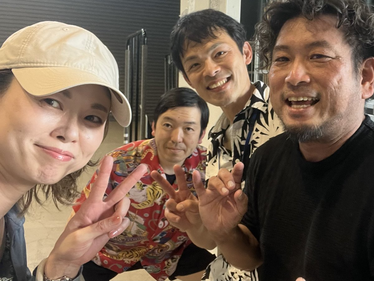 nacoverjoy's tweet photo. 昨日は秋保のカフェkukkaさんで、本日はメディアテークで🎤めちゃ濃厚で歌いまくった週末でした🤗楽しんでいただけましたでしょうか、、逆にパワーを頂いてステージで爆発させる事ができました😆本当に心より感謝。ありがとうございました🙇‍♀️

#GONJAM #naco #秋保kukka #メディアテーク #駆け抜けたぁ https://t.co/h7mNM27p2S