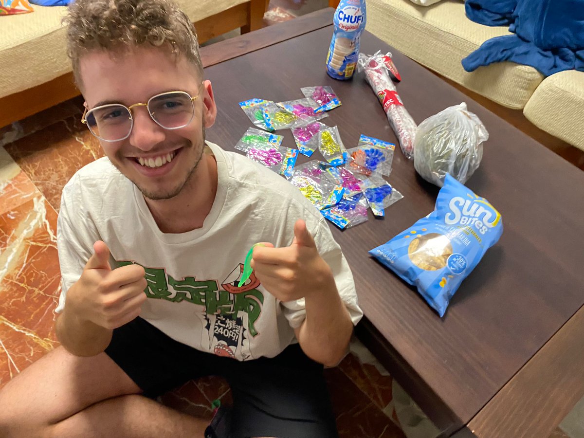 ObscureKen tweet media