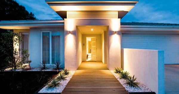 Interested in adding some light to your life? These outdoor lighting ideas can help highlight some of your home's best features.

Christela Amonkou, Real Estate Advisor
linktr.ee/christelarealt… trendir.com/outdoor-lighti…