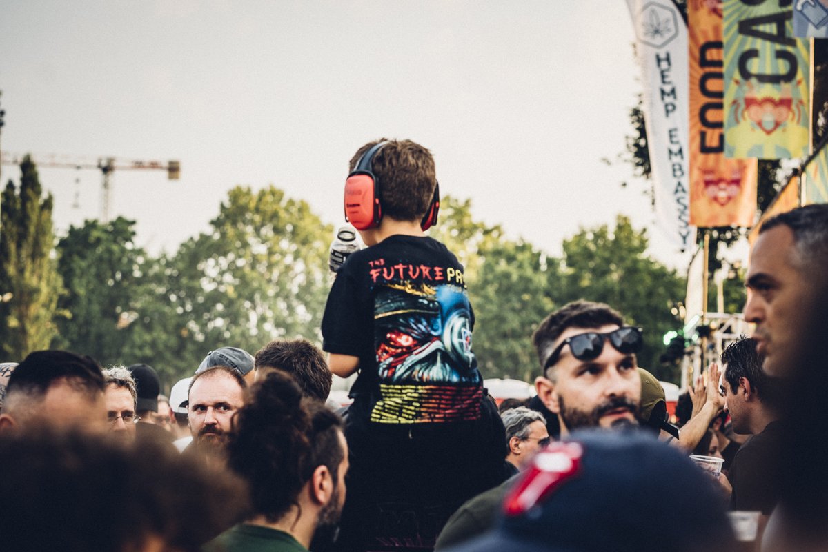 RadioFrecciaOf's tweet image. Terza gallery dal grande show degli Iron Maiden per The Return Of The gods

Voi, il pubblico 🔥

📸 @MissElenaDV #TheReturnOfTheGods #TheFuturePastTour #IronMaiden #heavymetal #musicphotography #festivalcrowd #radiofreccia @IronMaiden