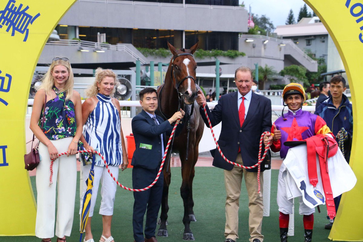 dommillard1's tweet photo. PARTERRE, with Karis Teetan aboard, took the race by the scruff of the neck at the top of the straight and under a driving ride by the Mauritian Magician, he held on to win a super race. Congratulations to owner Robert Ng https://t.co/bWWHw7Fm7x