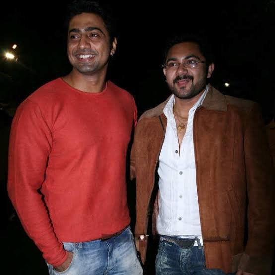 Is Dev and Soham together in Pradhan or any new project??
Something new coming up shortly stay Tuned.

#Dev #SohamChakraborty #AtanuRaychaudhuri #DevEntertainmentVentures #BengalTalkies #BanglaCinema
