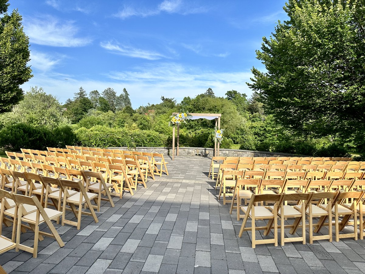 Great crowd at last night's #wedding at the RW Park Botanical Garden - Congrats Yana & Jonathan!  #weddings #weddingstyle #weddingday #dj #weddingmusic #weddinginspiration #weddinginspo #bridalinspiration #bridalinspo #engaged #401love #riwedding #uplighting