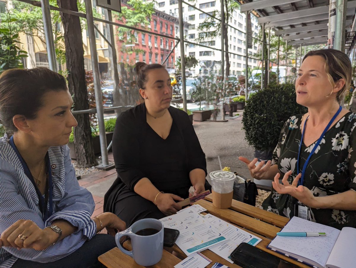 SabrinaRoubache's tweet photo. ✔️ Développer le volontariat international pour permettre à nos jeunes de s’investir à l’étranger sur des missions citoyennes et environnementales basées sur la solidarité 

C’est la mission de @FVolontaire que j’ai rencontré hier en marge du #FPHN2023 avec @SabrinaSebaihi https://t.co/rvxc7IZk61