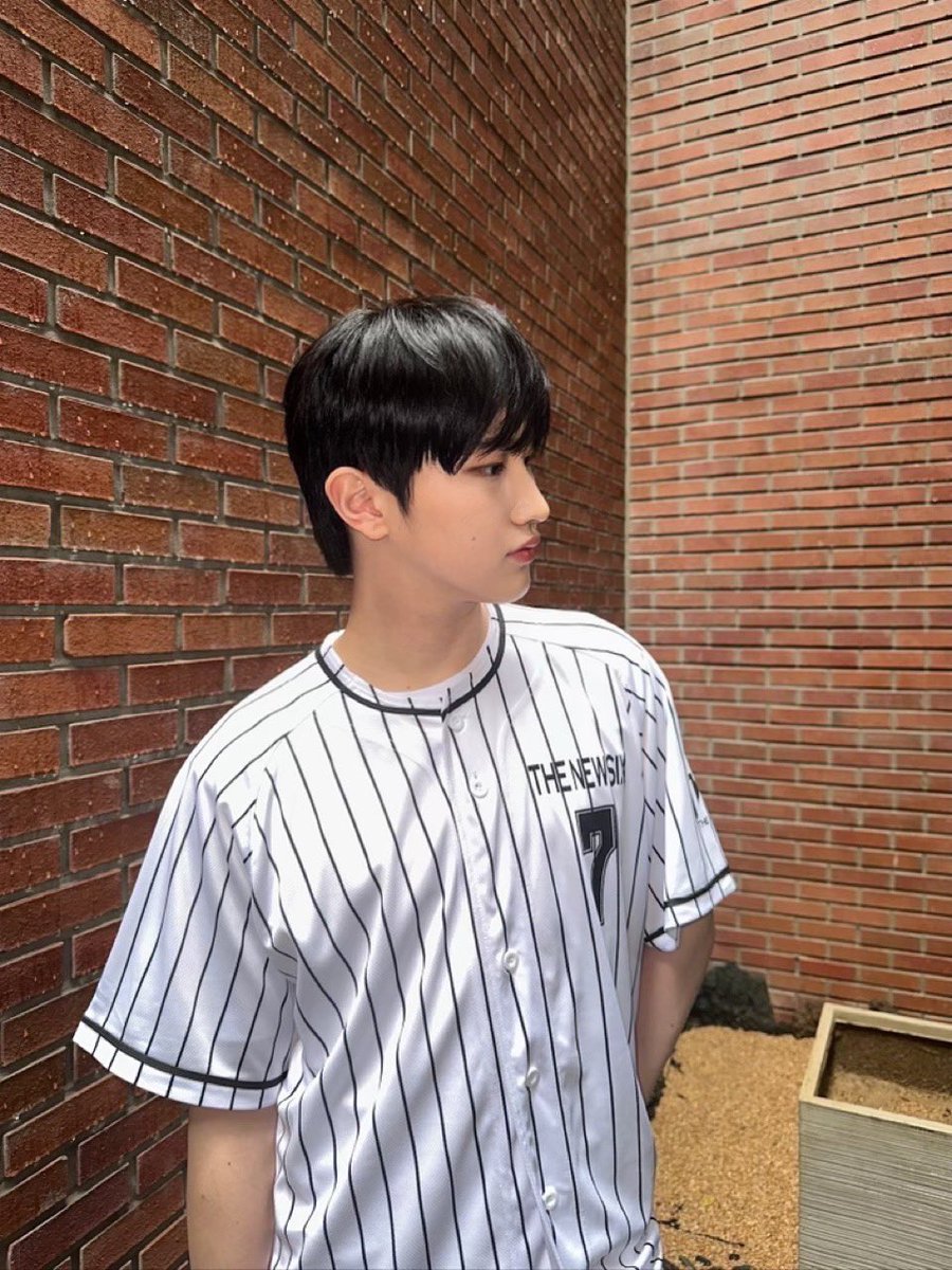 나랑 야구장갈래 ? 🤍✌️

#최태훈 #TAEHUN