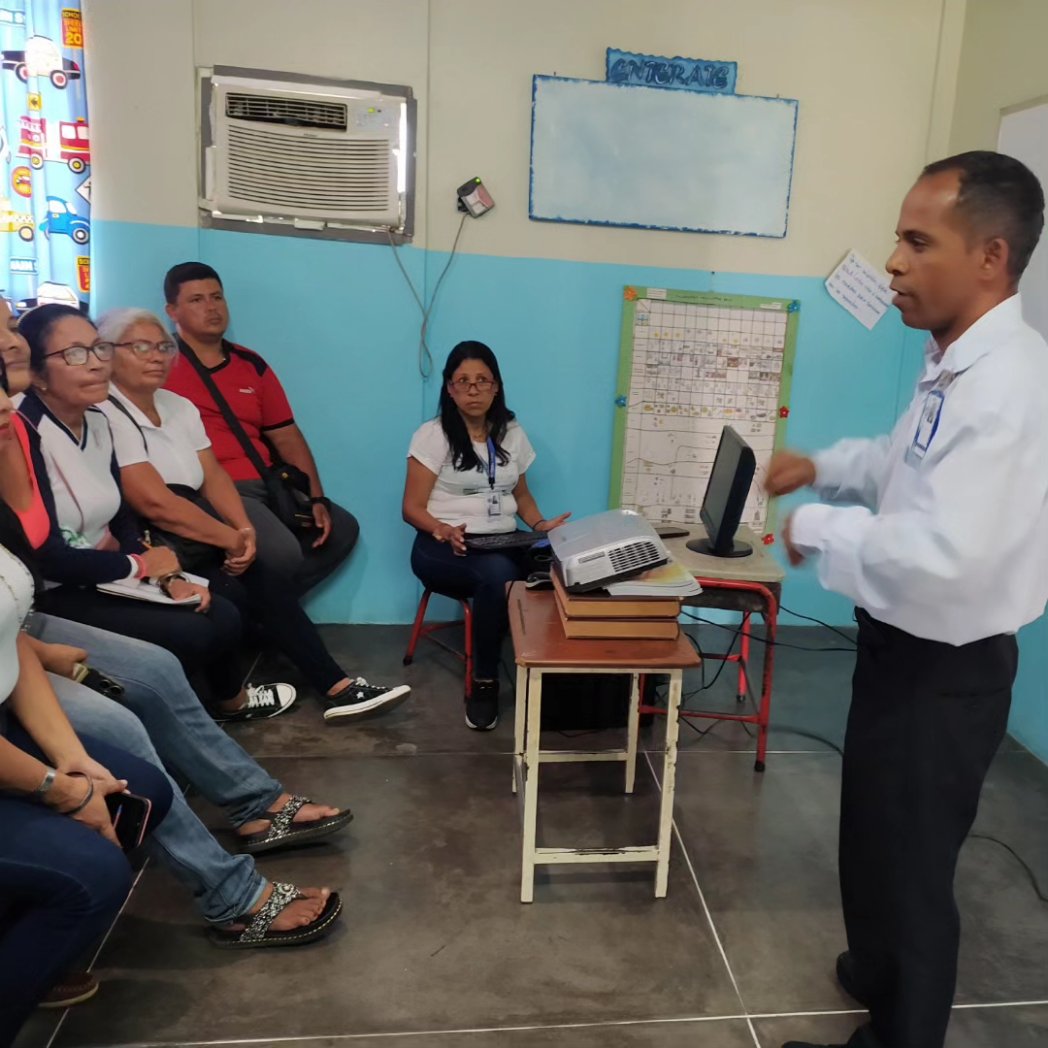 UEJP76's tweet photo. El Ministerio Público va a la  Esc Josefina Pimentel de Monay del CDCE La Paz, Municipio Pampán #Trujillo con el Conversatorio Acoso Escolar @_LaAvanzadora @MPPEDUCACION @DIFD_Trujillo @ViceIP @TarekWiliamSaab @cdcetrujillo @Twitera74 @vicent_carvajal #FiestaDeLaPalabra https://t.co/WgMgmwbqVS