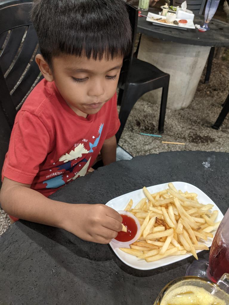eddievlad's tweet photo. Happy 5th birthday adam firdaus.. semoga dikdam jadi anak yg baik dunia akhirat.. love u 3000 https://t.co/E92LqShida