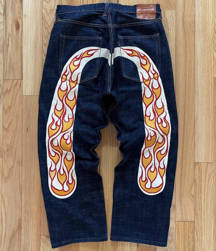 Shtreetwear's tweet image. 2000’s Evisu