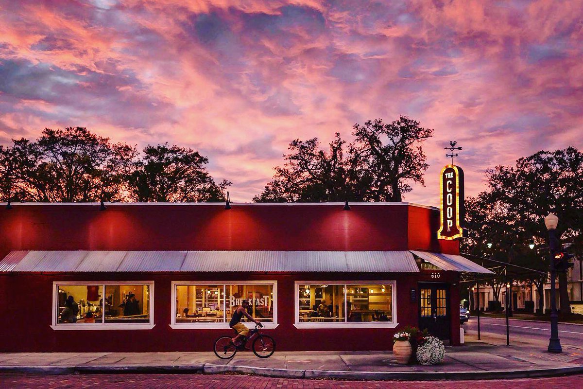 Rise and dine y'all! We hope you have an amazing day with us. ☀️