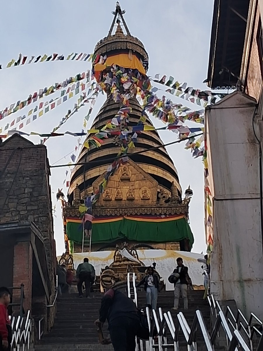 ngimasherpa's tweet photo. The stupa is decorated with a number of Buddhist symbols, including the Buddha's eyes.
The stupa is located on a hilltop overlooking Kathmandu Valley. #swayambhunathStupa #MonkeyTemple #BuddhaEyes #Stupa #AnnapurnaFoothillsTreks
https://t.co/g1T1TQQrw3 https://t.co/JZVmgOKr3X