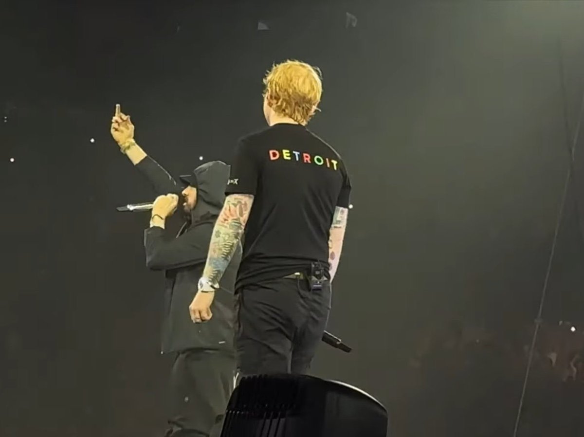 Eminemfiless's tweet photo. Eminem &amp; Edd Sheeran iconic moment s https://t.co/NthP0xRgvF