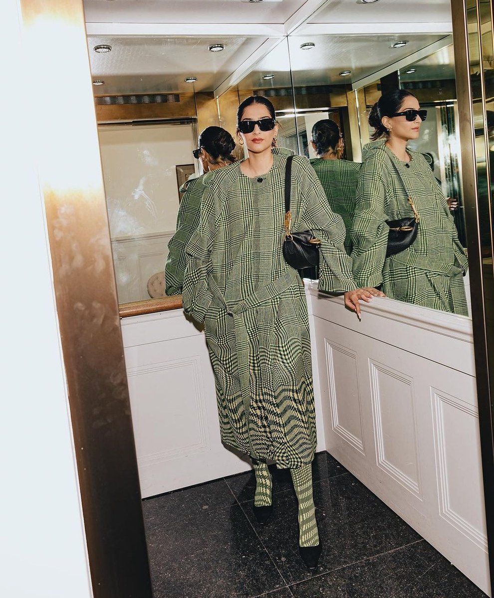 .<a href="/sonamakapoor/">Sonam K Ahuja</a>  X <a href="/Burberry/">Burberry</a>
Styled by: <a href="/RheaKapoor/">Rhea Kapoor</a>