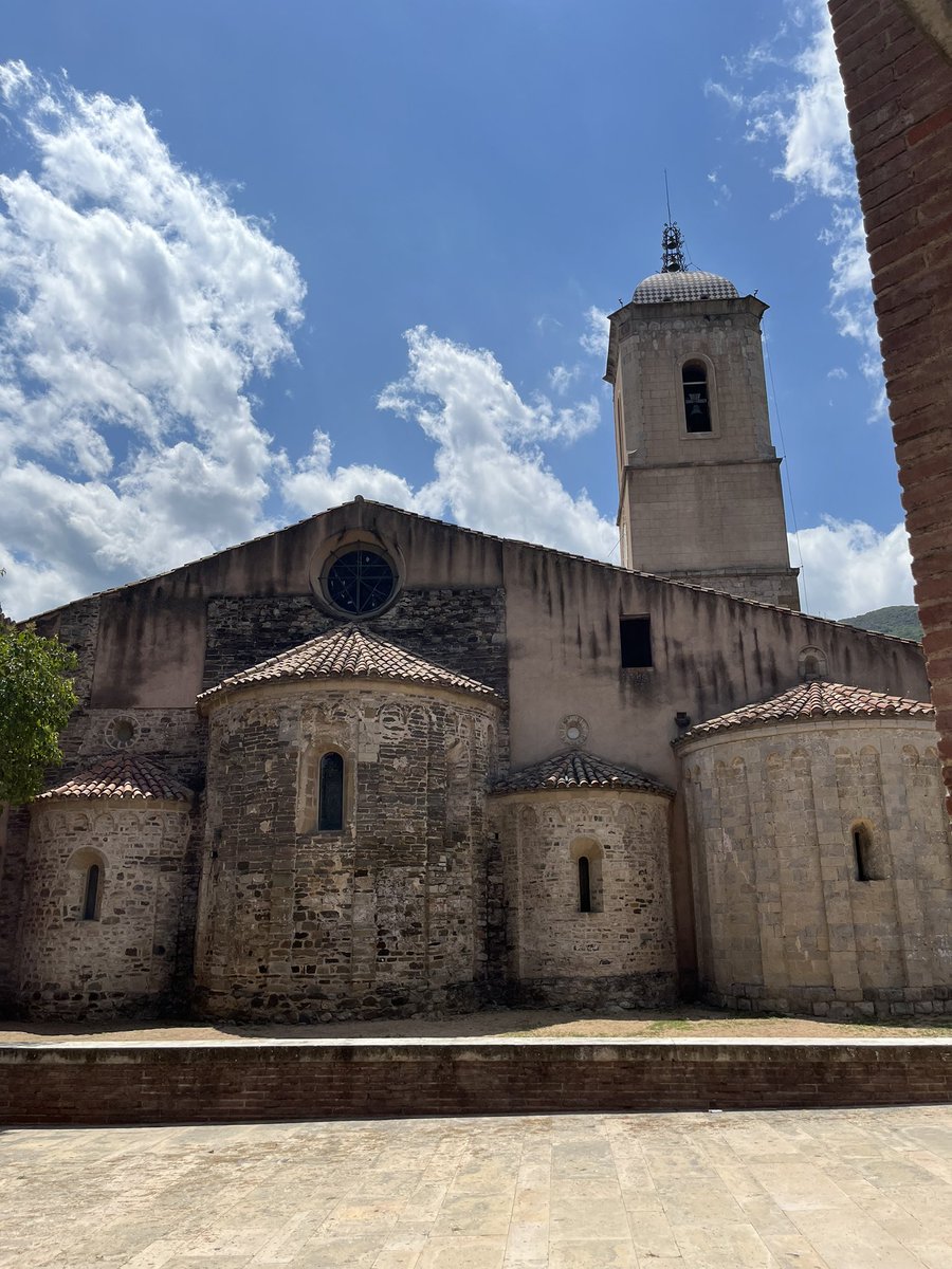 ✝️ Santa Maria d’Amer, església consagrada el 9 de novembre del 949

#LaSelvaTurisme