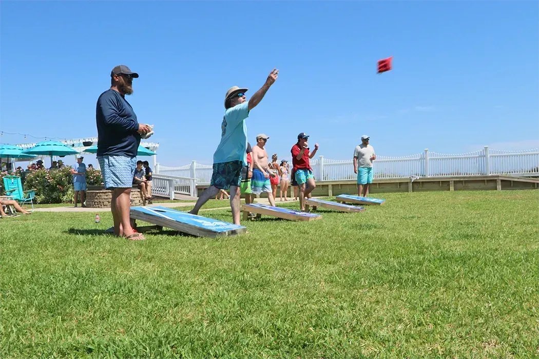 FrippIslandRsrt's tweet image. Happy Sunday Funday! ☀️ 🕺 🌴 We have an exciting Cornhole tournament lined up today at 2pm for our 21+ crew at the Adult Pool! Come out and join us later for a great time.

#frippisland #frippinit #adultpool