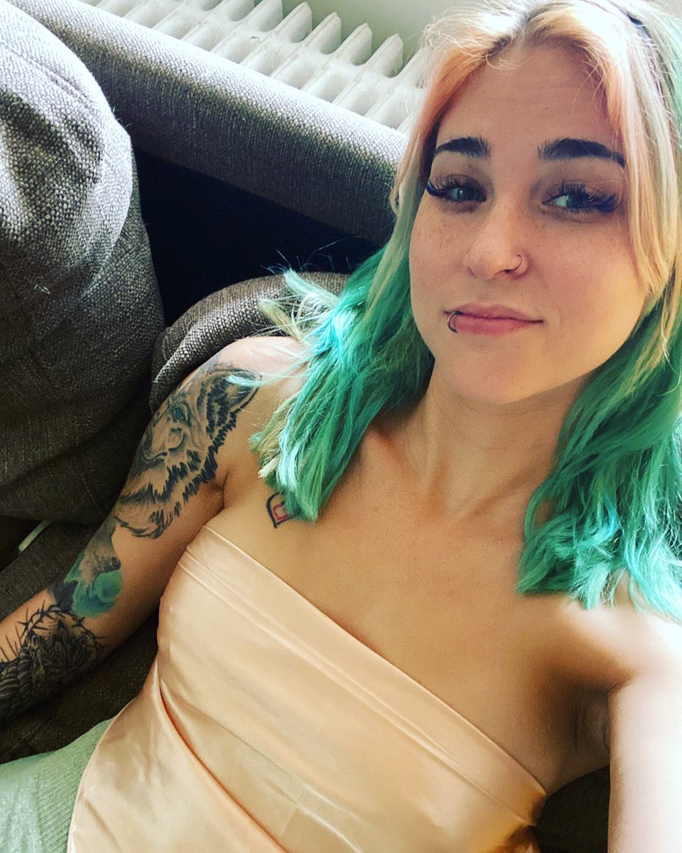 AhlexusL's tweet photo. Ppppssssssttttt message me for content!!! Sexy explicit pics! Feet pics! And specially made videos!!!! Message for details #funfeet #explicitcontent #selling_content https://t.co/JKZAiyWPOv