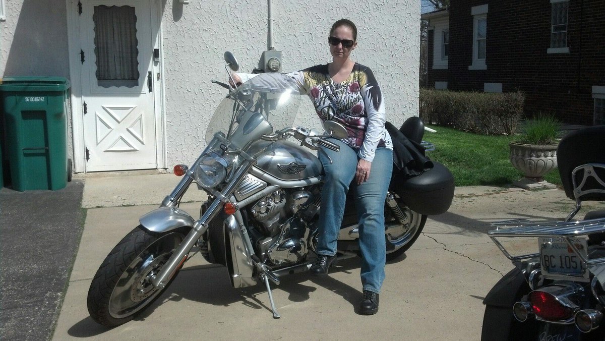 magicmom22's tweet photo. @GasMonkeyGarage That's an easy one to answer.  My V-Rod! https://t.co/a49DNTrb68