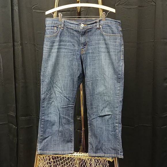 2chicksandacam2's tweet photo. So good I had to share! Check out all the items I'm loving on @Poshmarkapp #poshmark #fashion #style #shopmycloset #luckybrand: https://t.co/uOBzwGqzM0 https://t.co/84Bhyepyo4