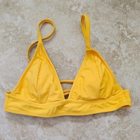 So good I had to share! Check out all the items I'm loving on <a href="/Poshmarkapp/">Poshmark</a> #poshmark #fashion #style #shopmycloset #jessicasimpson #loveuniversity: posh.mk/w6mPMeJVtBb