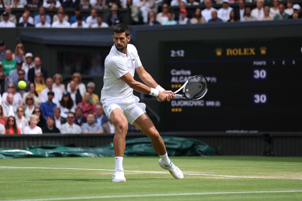 Wimbledon's tweet photo. Djokovic dominating early.

The Serbian leads 4-0 in the opening set

#Wimbledon https://t.co/pxT3vDZf77
