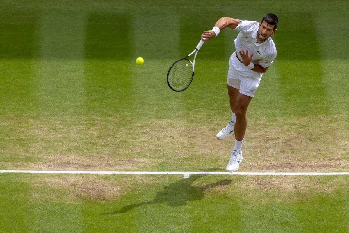 Wimbledon's tweet photo. Djokovic dominating early.

The Serbian leads 4-0 in the opening set

#Wimbledon https://t.co/pxT3vDZf77