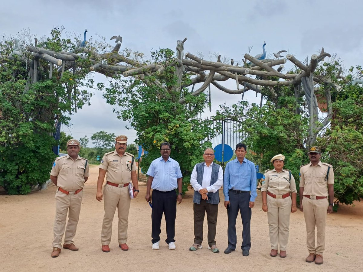 srinivaskifs's tweet photo. Visit of PCCF HoFF Assam Sri.Mahendra Kumar Yadav IFS to Gajwel Shareef Forests &amp; urban park Siddipet. https://t.co/rGfF2JrQ2b